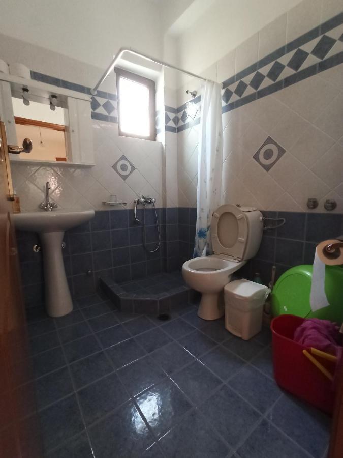 Happy Days Apartment Tiros Bagian luar foto