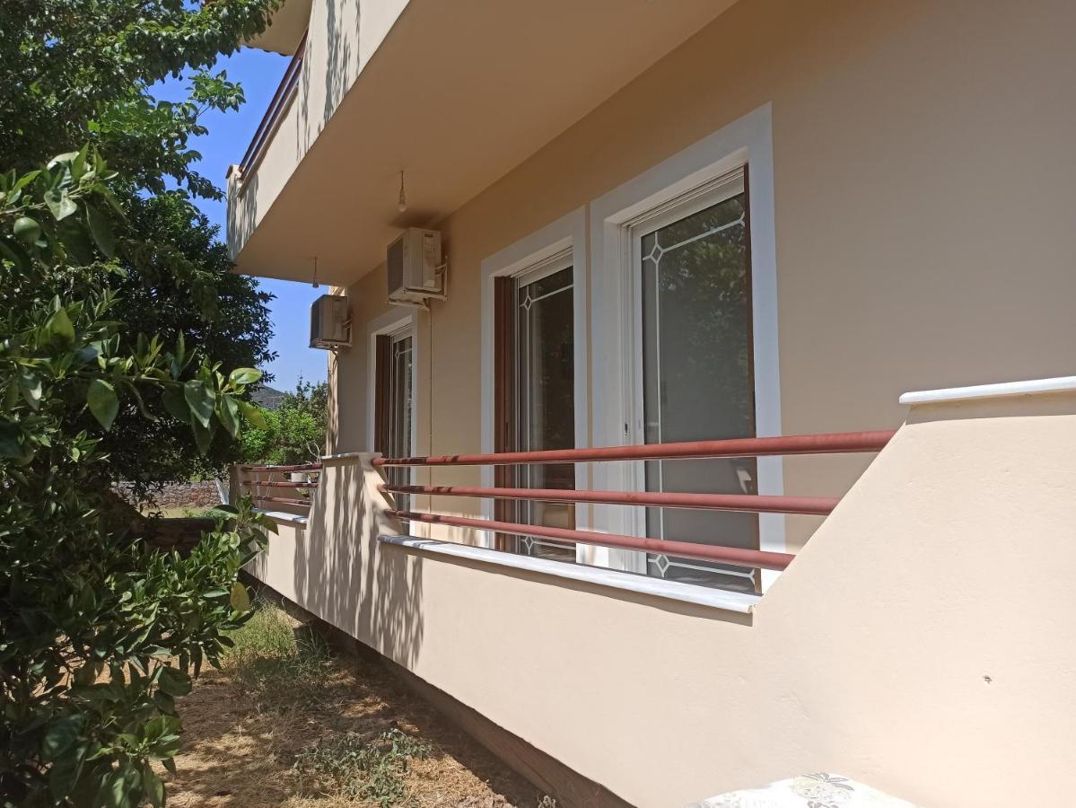 Happy Days Apartment Tiros Bagian luar foto