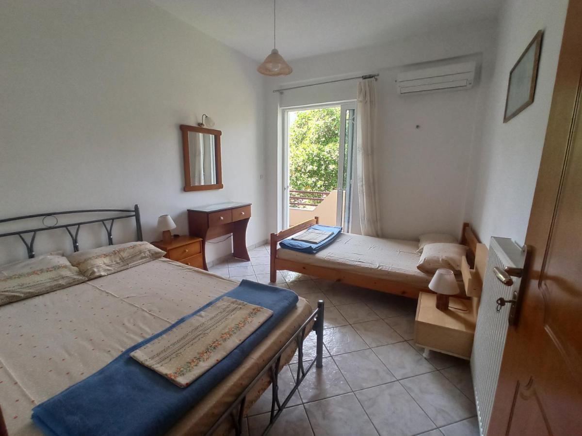 Happy Days Apartment Tiros Bagian luar foto