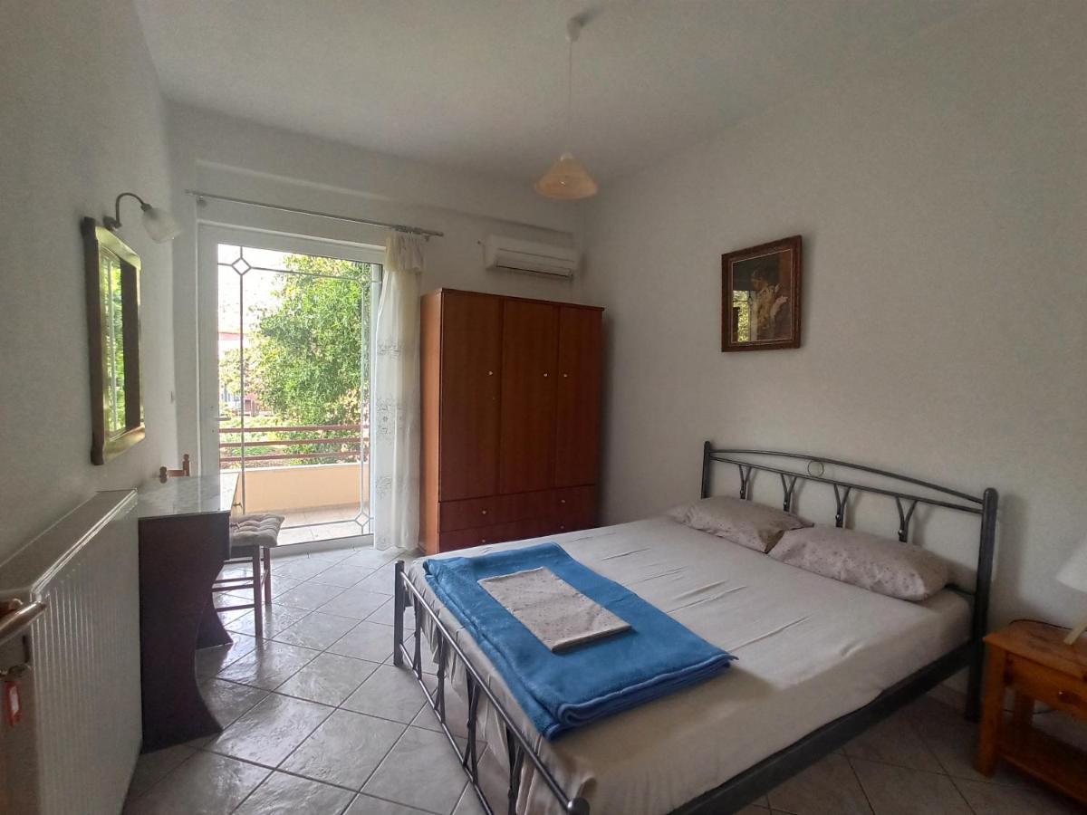Happy Days Apartment Tiros Bagian luar foto