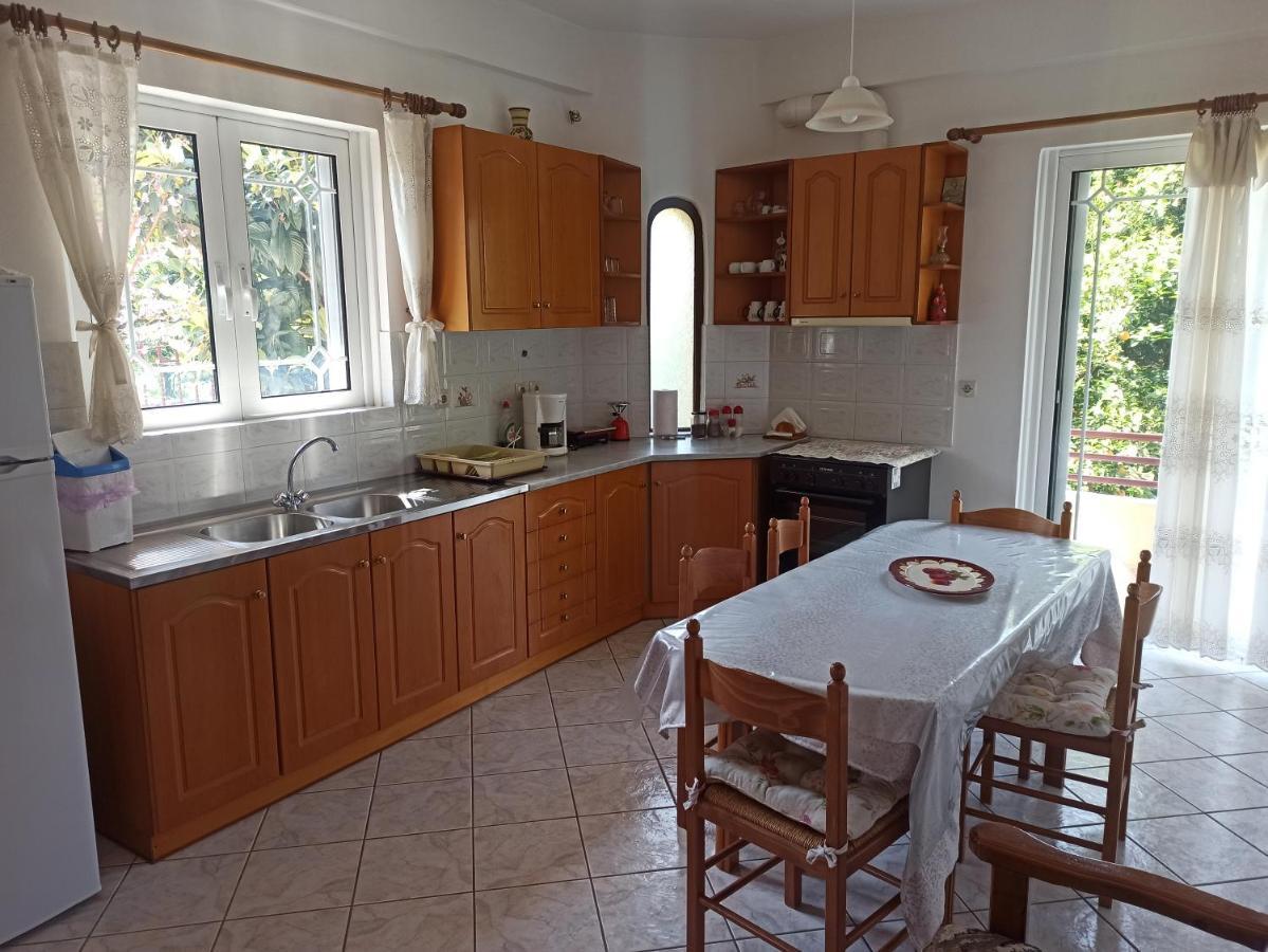 Happy Days Apartment Tiros Bagian luar foto